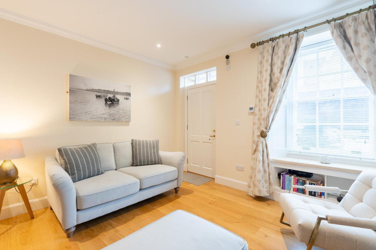 138 North Street - Luxury 2 Bed 2 Bath With Secret Garden, Summerhouse, Putting Green Сент-Ендрюс Екстер'єр фото